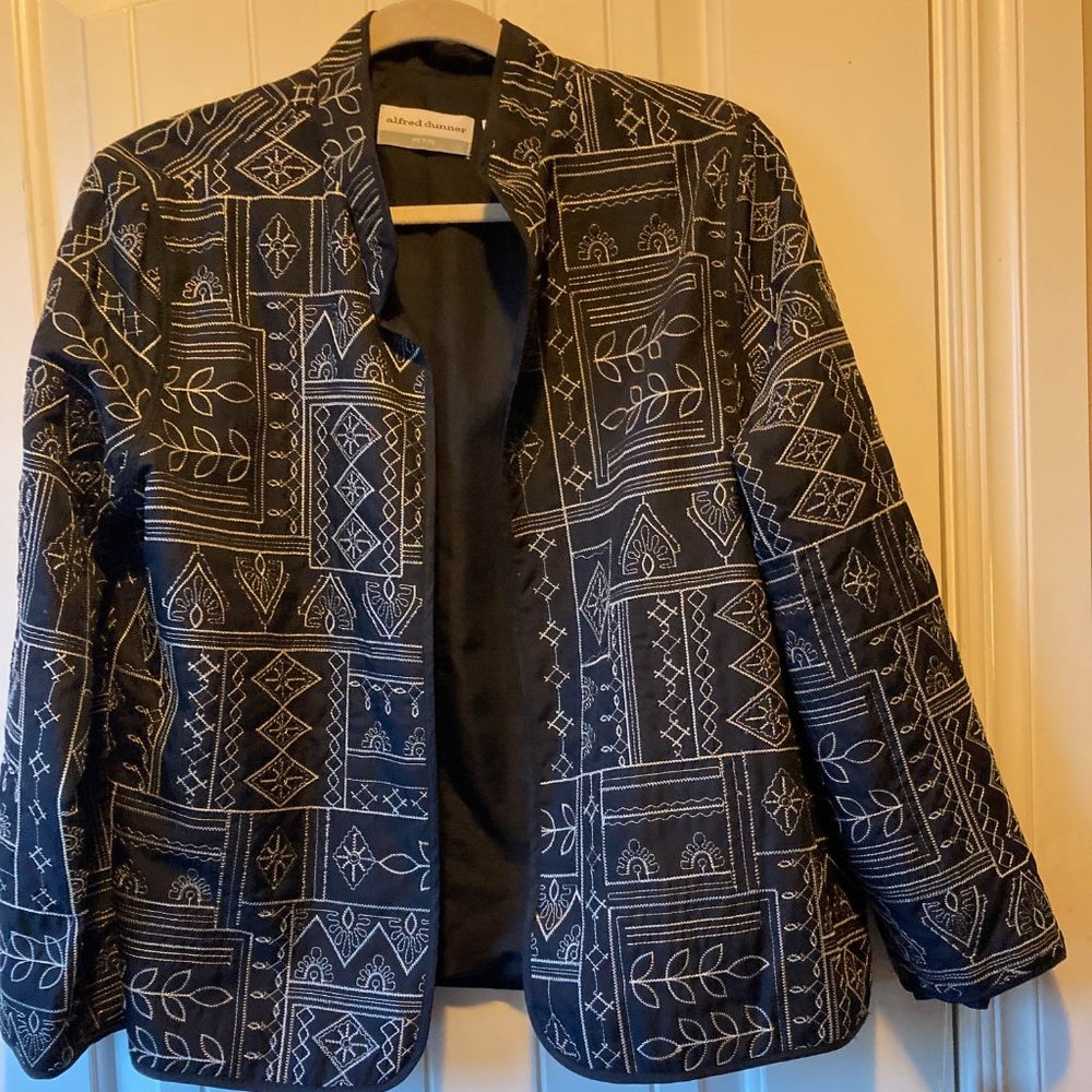 Alfred Dunner Black and Cream embroidered open jacket  Size 12